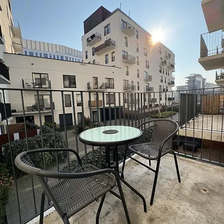 The Grand Martini Apartment - Family & Work Space - 2 Bedrooms, 2 Bathrooms, 2 Parking Places - Twoja Przestrzen Dla Rodzin I Biznesu - Everything You Need For Work And Family Comfort Wroclaw Exterior photo