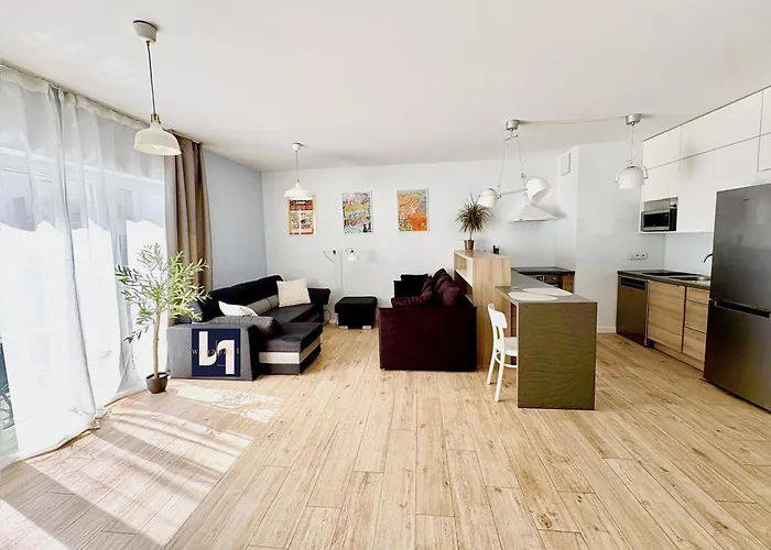 The Grand Martini Apartment - Family & Work Space - 2 Bedrooms, 2 Bathrooms, 2 Parking Places - Twoja Przestrzen Dla Rodzin I Biznesu - Everything You Need For Work And Family Comfort