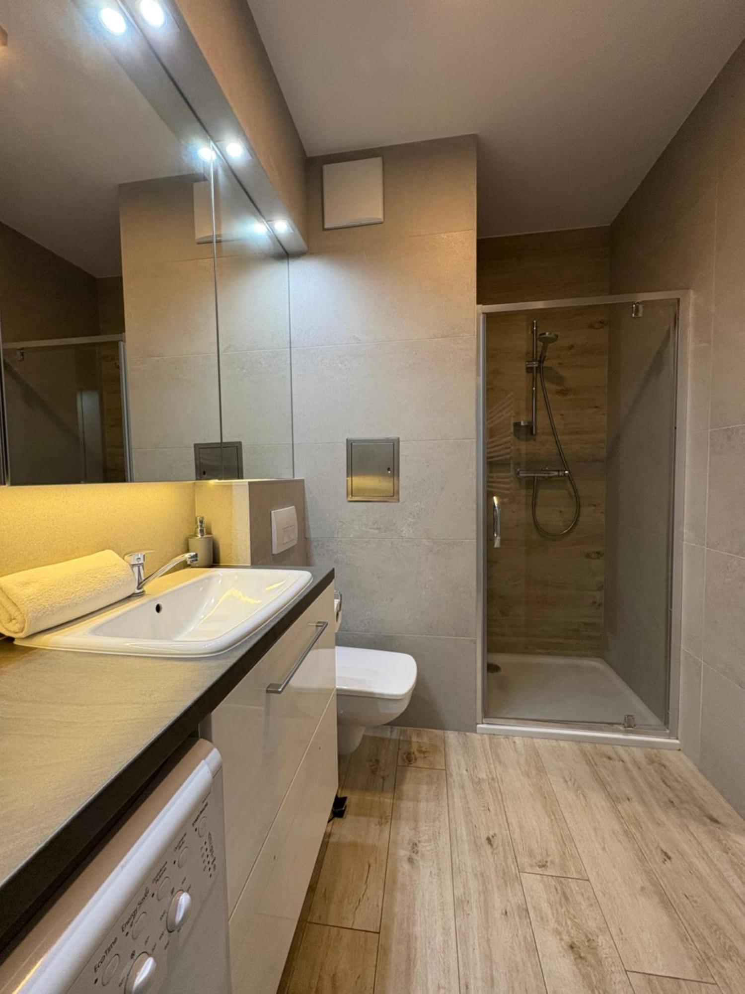 The Grand Martini - Family & Work Space - 2 Bedrooms, 2 Bathrooms, 2 Parking Places - Twoja Przestrzen Dla Rodzin I Biznesu - Everything Need For Work And Family Comfort