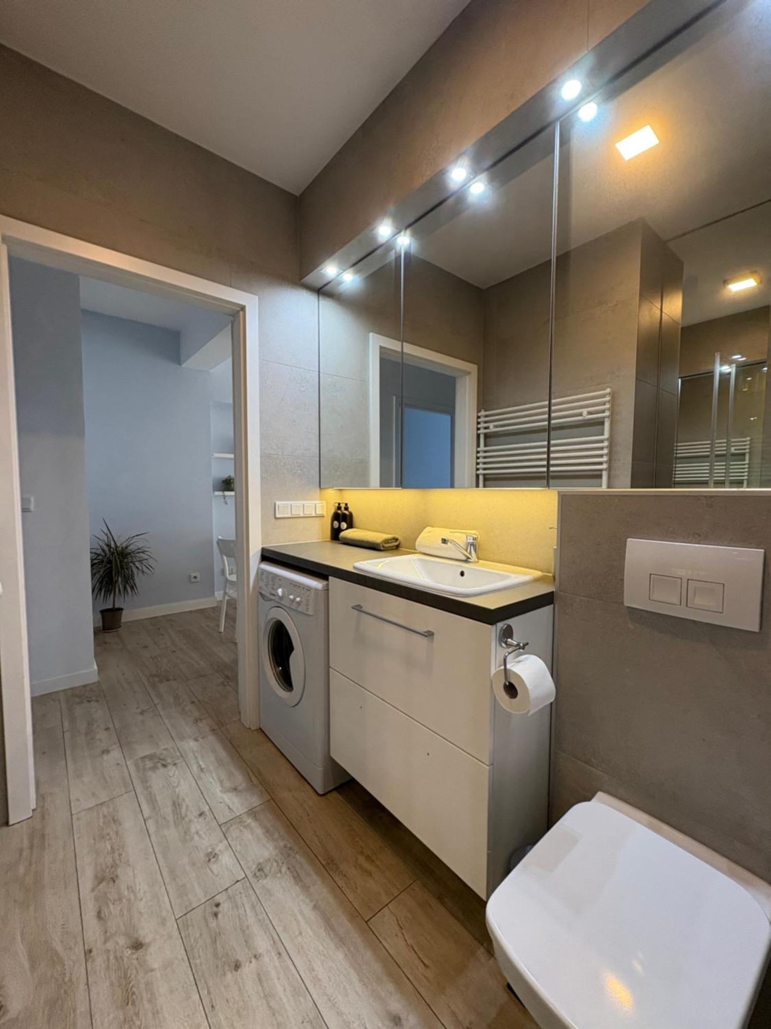 The Grand Martini - Family & Work Space - 2 Bedrooms, 2 Bathrooms, 2 Parking Places - Twoja Przestrzen Dla Rodzin I Biznesu - Everything Need For Work And Family Comfort Breslau