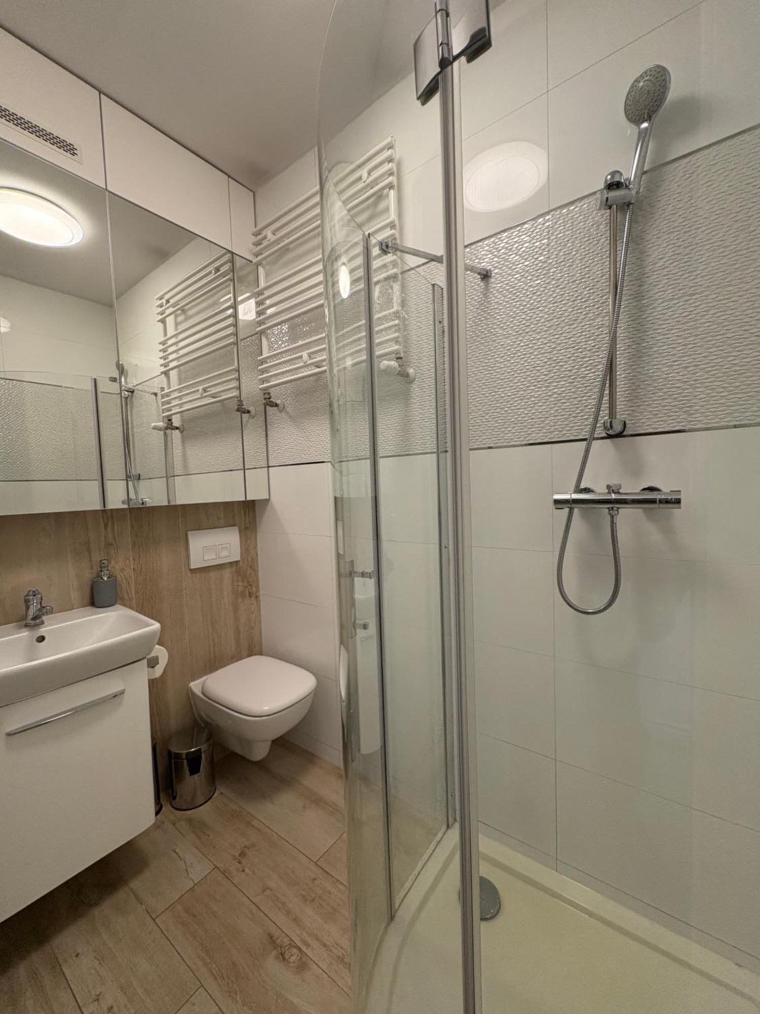 The Grand Martini - Family & Work Space - 2 Bedrooms, 2 Bathrooms, 2 Parking Places - Twoja Przestrzen Dla Rodzin I Biznesu - Everything Need For Work And Family Comfort Breslau